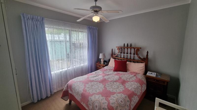 3 Bedroom Property for Sale in Outeniqua Strand Western Cape